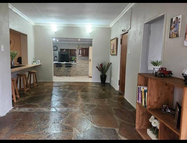 4 BEDROOM HOUSE FOR SALE IN MEYERHOF